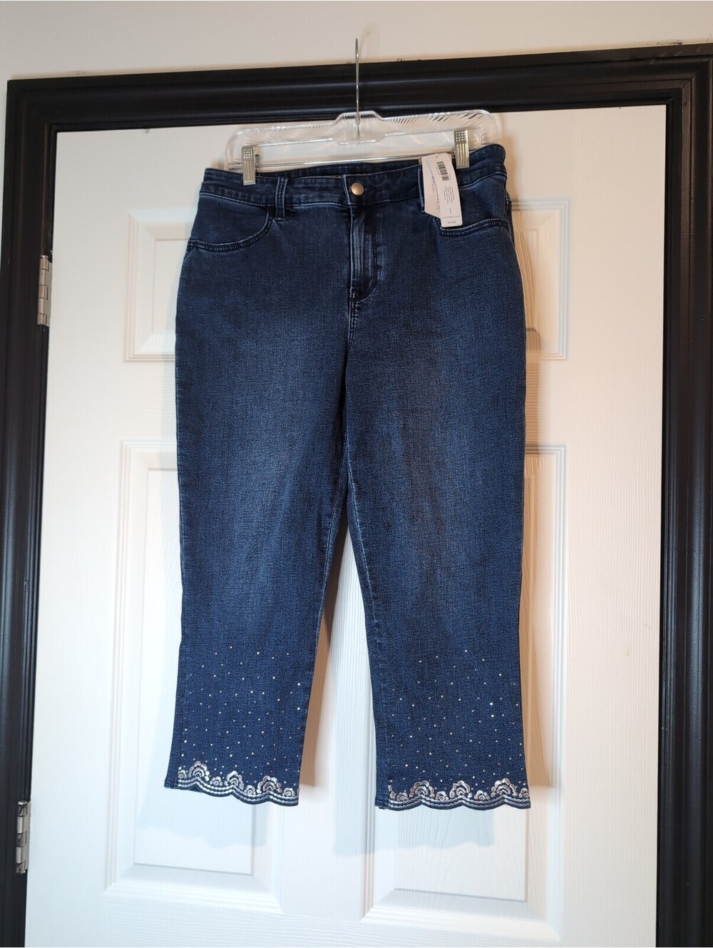 Size 8 NWT Chicos perfect stretch girlfriend slim Capri pants